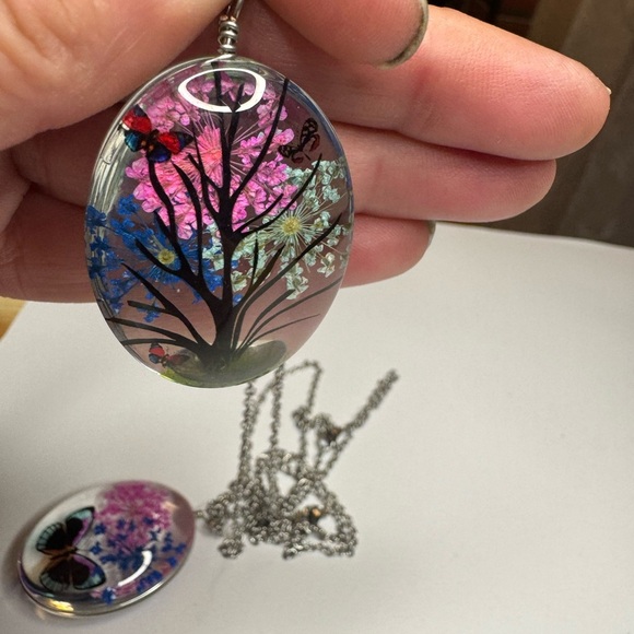 Set of 2 Pressed Flowers Pendant in Silvertone with Stainless Steel Necklace 24” - Picture 6 of 9